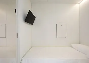 ベッド ＆ ボーディング