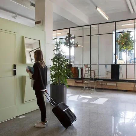 ベッド ＆ ボーディング ナポリ