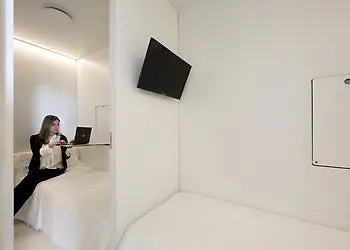Hotel a capsule Bed & Boarding