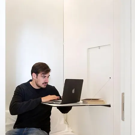 Hotel kapsułowy Bed & Boarding Neapol