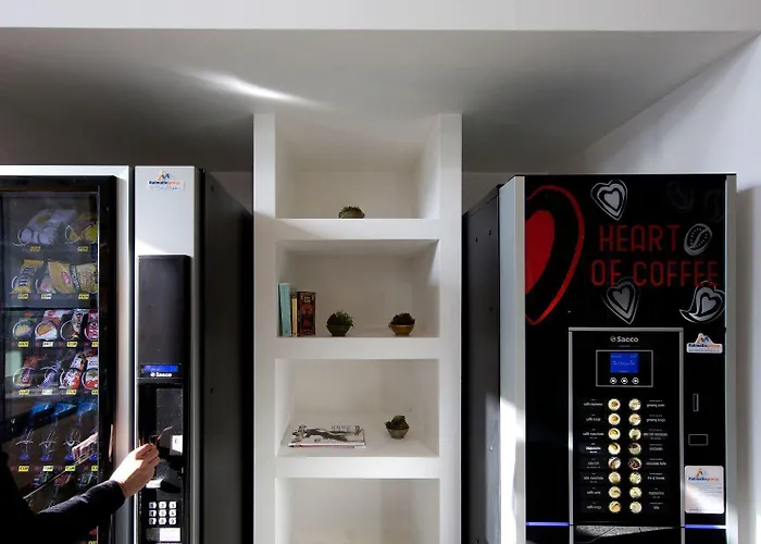 베드&보딩 캡슐호텔 3*