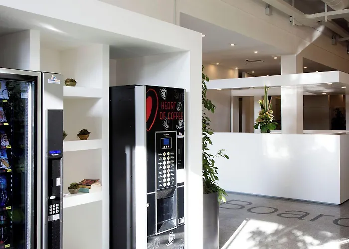 베드&보딩 캡슐호텔 3*