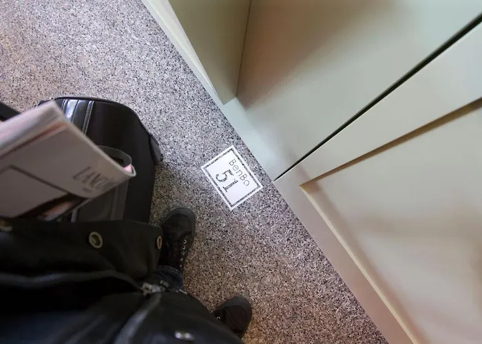 Bed & Boarding Capsule hotel 3*