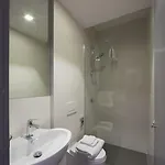 Bed & Boarding Kapselhotell 3*