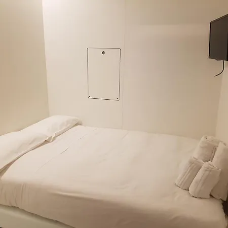 Bed & Boarding 3*
