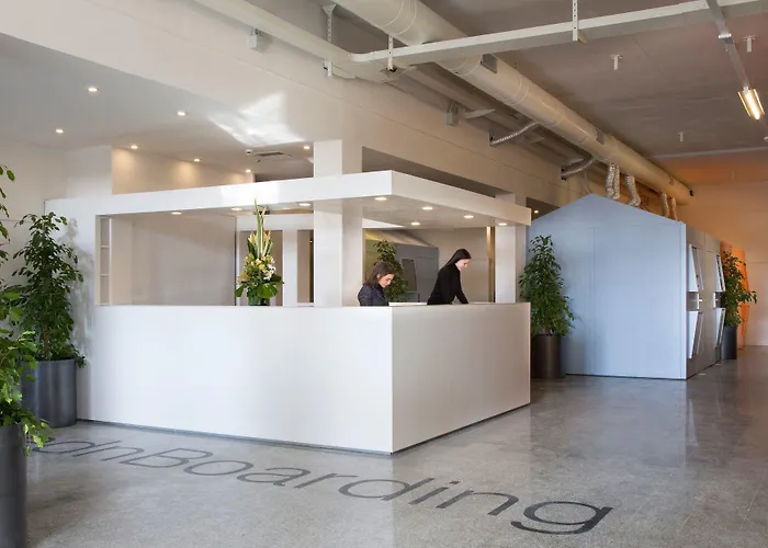 Bed & Boarding Hotel a capsule 3*